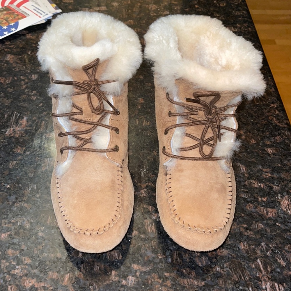Uggs - image 1